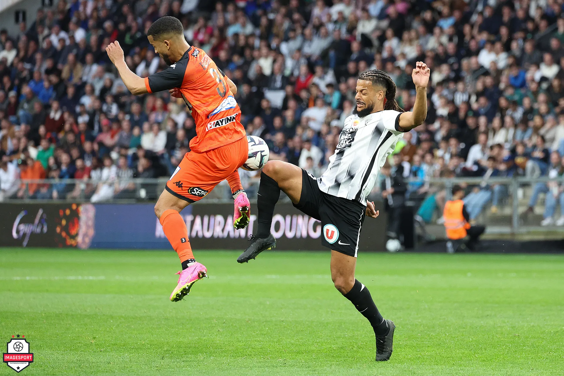 Marvin BAUDRY (Stade Lavallois) / Loïs Diony (Angers SCO)