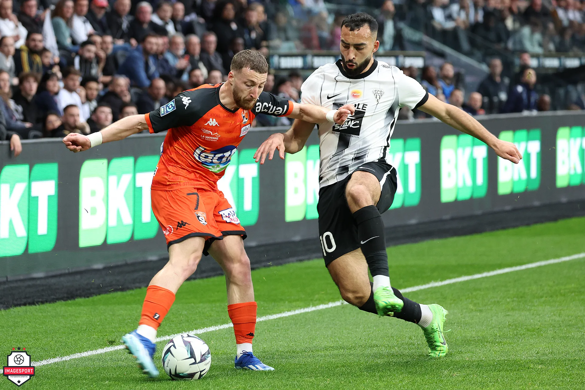 Thibaut VARGAS (Stade Lavallois) / Himad ABDELLI (Angers SCO)