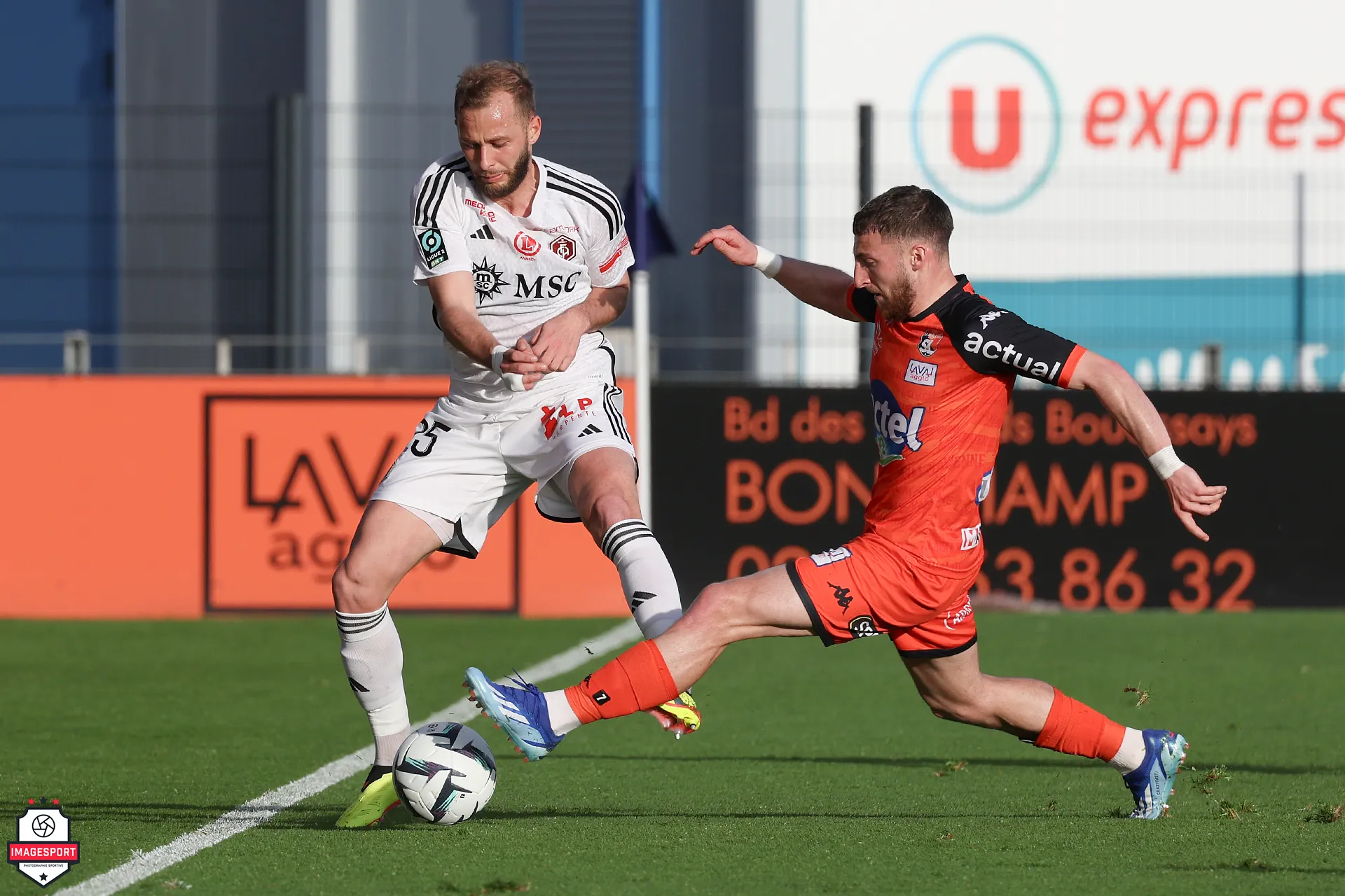 Yohan DEMONCY (FC Annecy) / Thibaut VARGAS (Stade Lavallois)