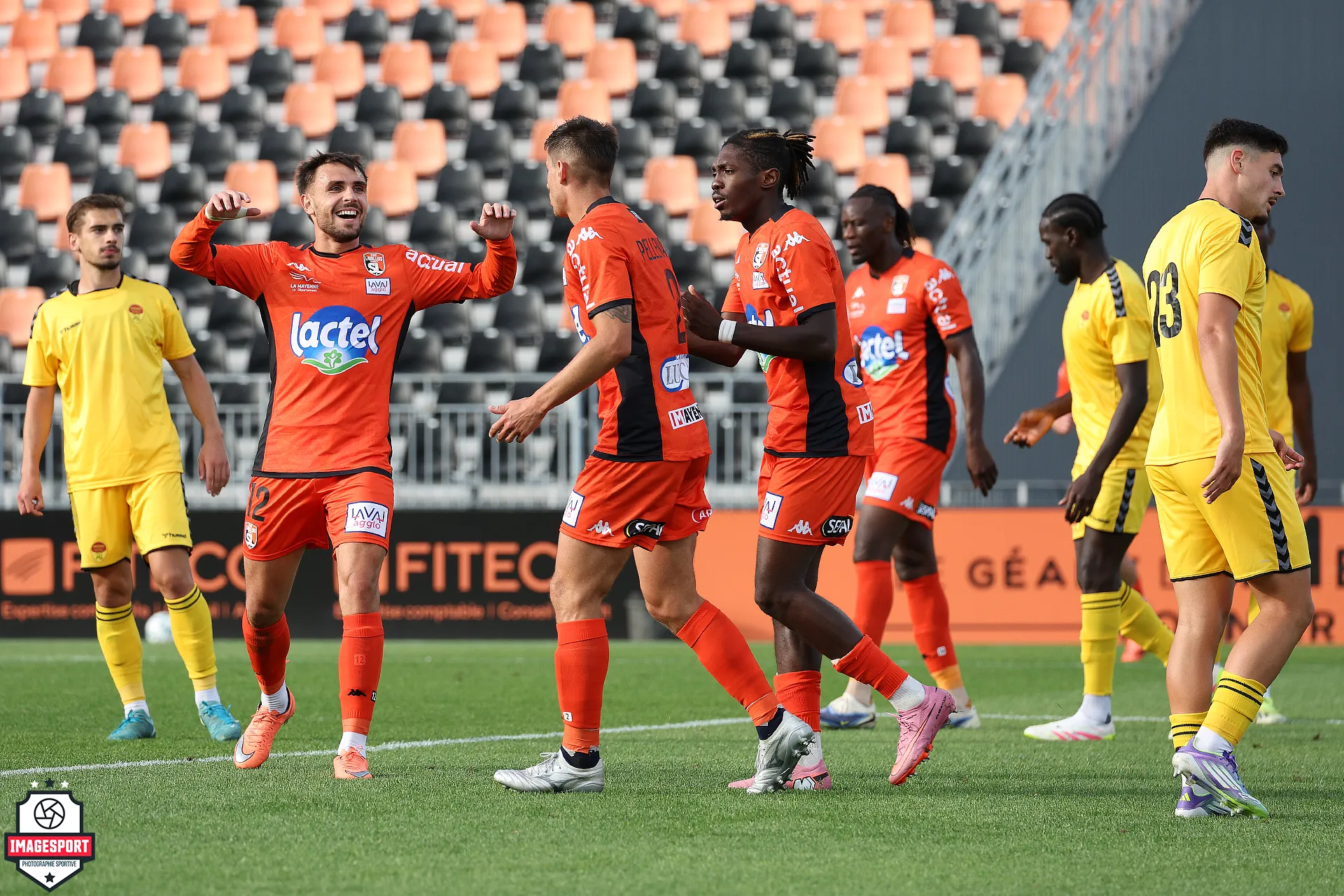 Joie But Thèo PELLENARD (Stade Lavallois) / Mattéo COMMARET (Stade Lavallois) / Noa MUPEMBA (Stade Lavallois)